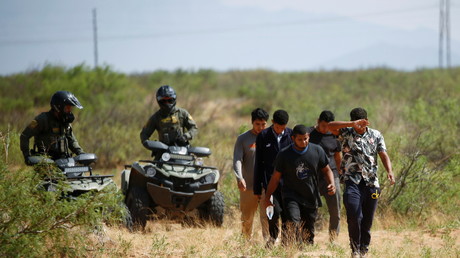 Des migrants sont arrêtés par des agents du CBP au Nouveau-Mexique (image d'illustration du 15 juillet).