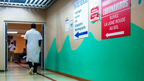 Un infirmier dans un hôpital de Guadeloupe le 29 septembre 2020 (image d'illustration).