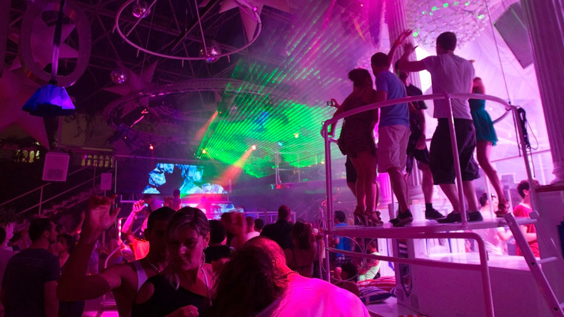 Les autorités d'Ibiza recrutent des «espions» étrangers pour infiltrer les fêtes illégales