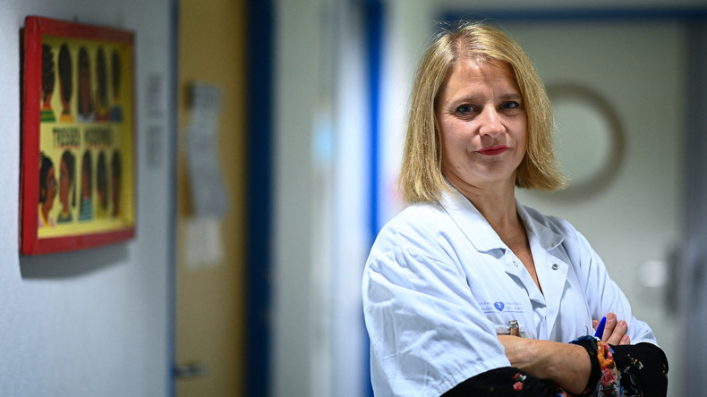 Le médecin Karine Lacombe opposée «à ce que l'accès aux soins soit conditionné au pass sanitaire»