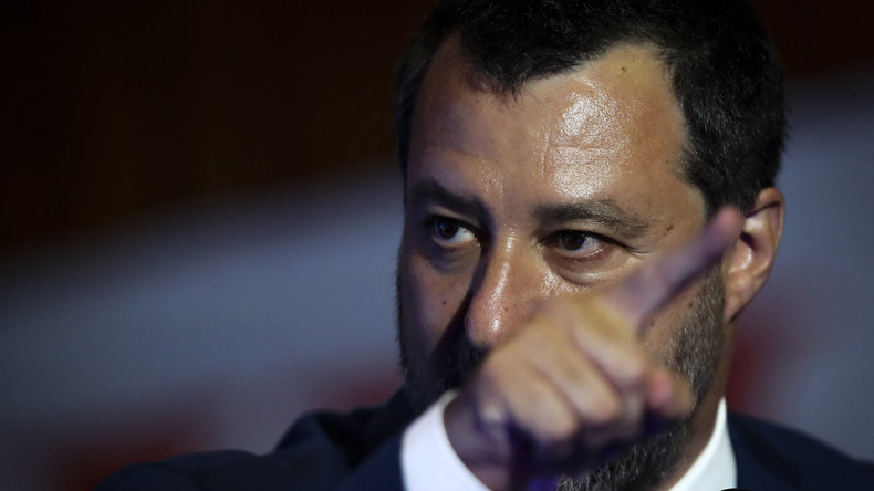 Matteo Salvini s'oppose au gouvernement à propos de la politique migratoire et du pass sanitaire