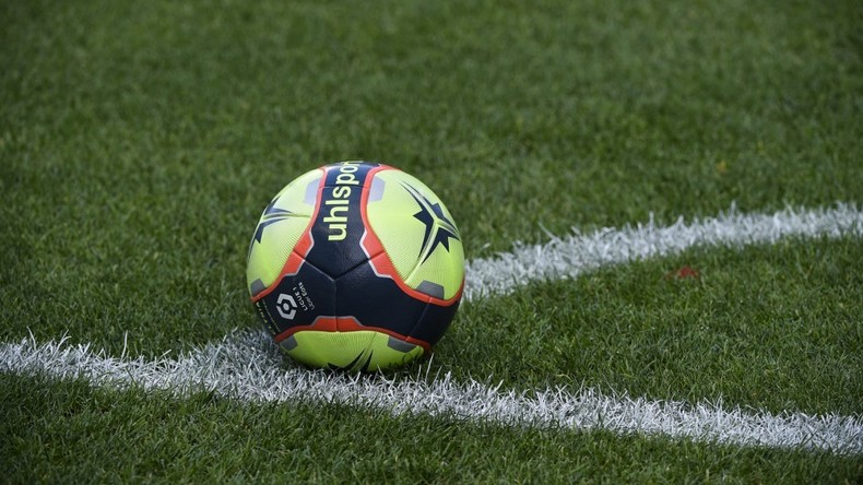 Football : des jeunes femmes voilées mises en scène pour promouvoir les nouveaux maillots de Ligue 1