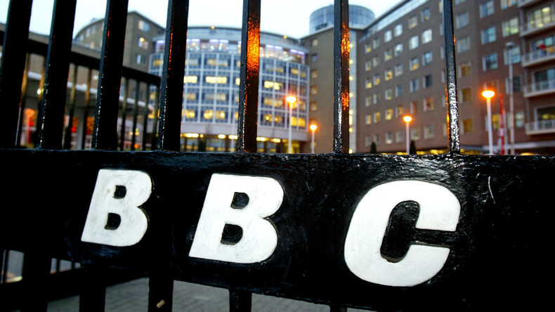 Londres : des opposants au pass sanitaire tentent de pénétrer dans les studios de la BBC (VIDEO)