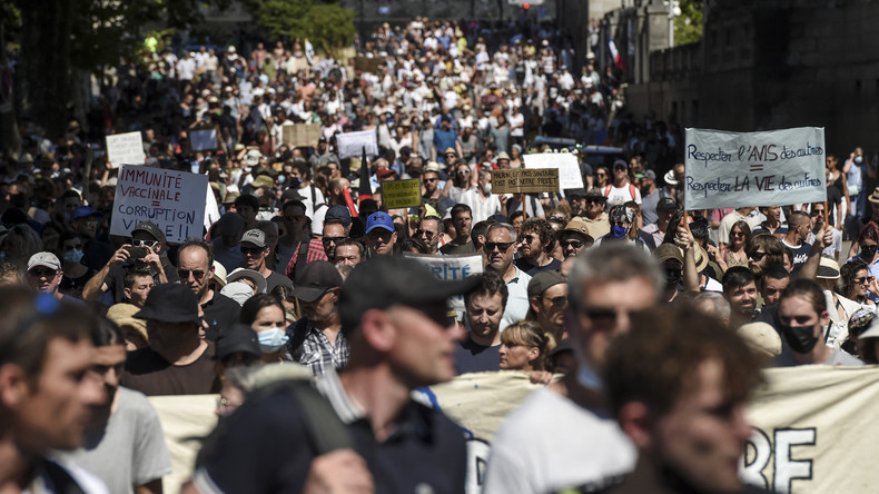 Manifestations contre le pass sanitaire : 388 843 participants le 14 août, selon Le Nombre Jaune