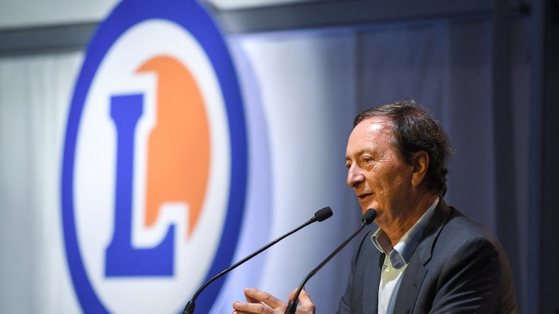 Michel-Edouard Leclerc réclame la fin du pass sanitaire dans les grands centres commerciaux