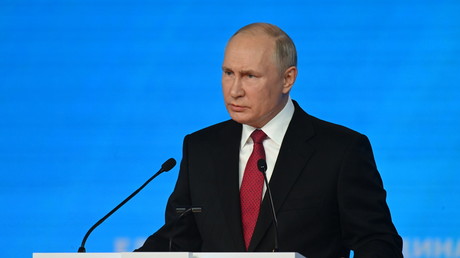 Vladimir Poutine devant le congrès du parti Russie Unie