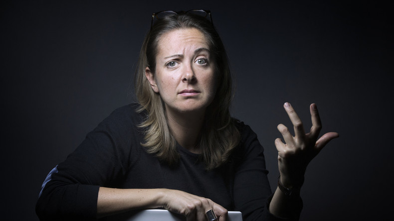 «Nazification cool» : Charline Vanhoenacker critiquée après avoir tagué une affiche d'Eric Zemmour