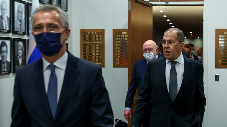 «Les gars, n'essayez même pas» : la blague de Lavrov au secrétaire général de l'OTAN (VIDEO)