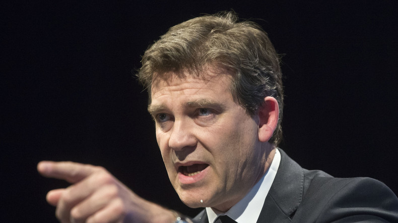 Montebourg dénonce la proximité du gouvernement avec les milieux d'affaires américains