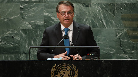 Le président brésilien Jair Bolsonaro à la fin de sa prise la parole lors de la 76e session de l'Assemblée générale des Nations unies, le 21 septembre 2021 à New York.
