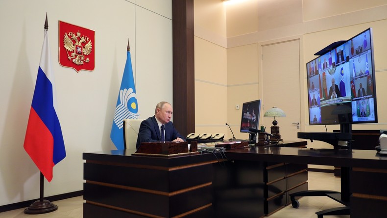 Afghanistan : Vladimir Poutine met en garde contre une reconnaissance précipitée du pouvoir taliban