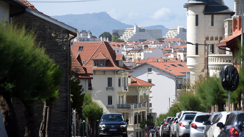 «Non-sens écologique» : les propos d'une ministre sur les maisons individuelles suscitent un tollé