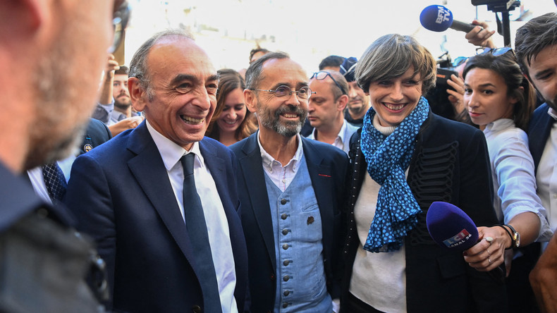 «Ça rigole plus là hein ?» : Eric Zemmour met la presse en joue en plaisantant avec un fusil (VIDEO)
