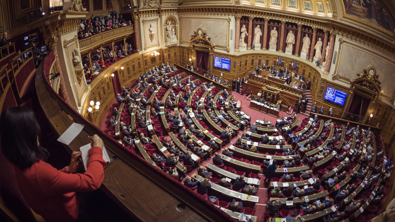Pass sanitaire : le Sénat rejette sa suppression mais vote un assouplissement