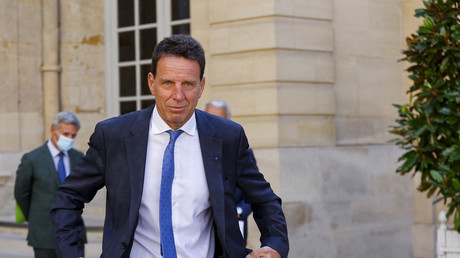 Le président du Medef Geoffroy Roux de Bezieux après sa rencontre avec le Premier ministre français dans le cadre d'entretiens avec des représentants syndicaux à l'hôtel de Matignon à Paris, le 2 septembre 2021 (illustration).