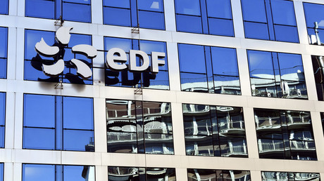 Logo de l’énergéticien français EDF se reflétant sur la paroi d’un de ses immeubles à Paris (photo d’illustration prise en février 2019).