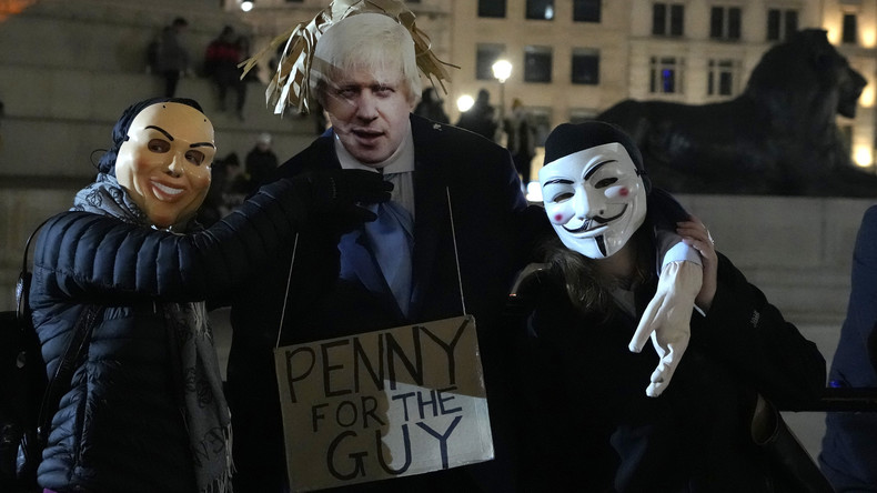 Million Mask March à Londres : affrontements entre des manifestants et la police (VIDEOS)
