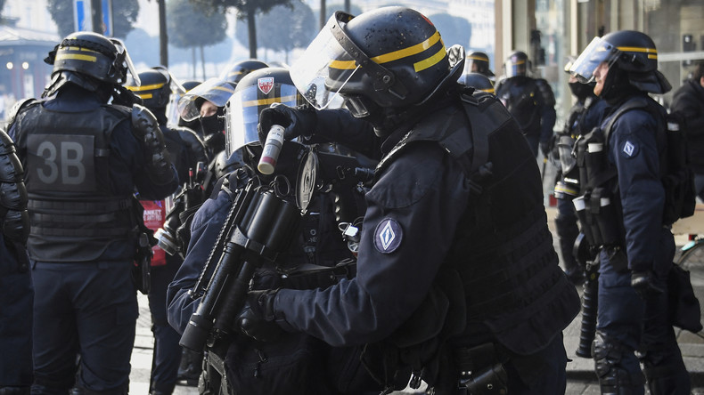 Des heurts éclatent lors de la manifestation pour le climat à Rennes (VIDEOS)