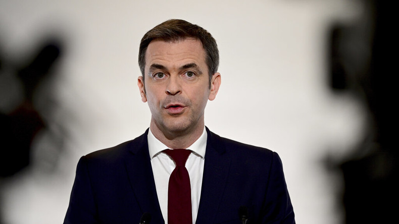 Pass sanitaire : Olivier Véran se refuse à évoquer tout calendrier pour sa suppression