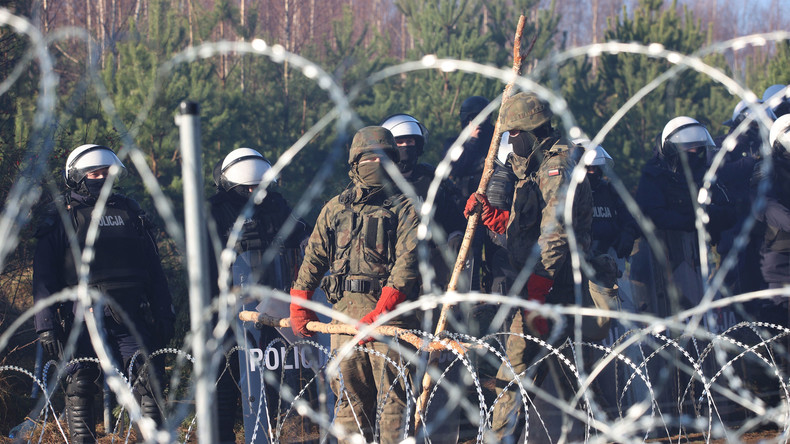 Crise migratoire : la Pologne construira en décembre un mur à la frontière avec la Biélorussie
