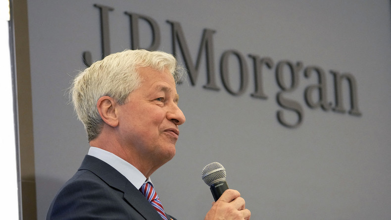Il travaille «pour une grande banque» : le patron de JP Morgan exempté de quarantaine à Hong Kong