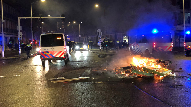 Restrictions anti-Covid : les Pays-Bas secoués par une troisième soirée de violences (IMAGES)
