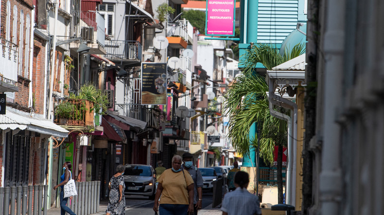 Appel à la grève générale lancé en Martinique, les blocages se poursuivent en Guadeloupe