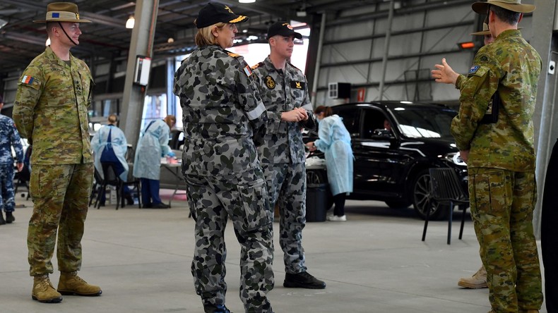 Covid : l'armée australienne transfère des cas contacts dans un camp de quarantaine