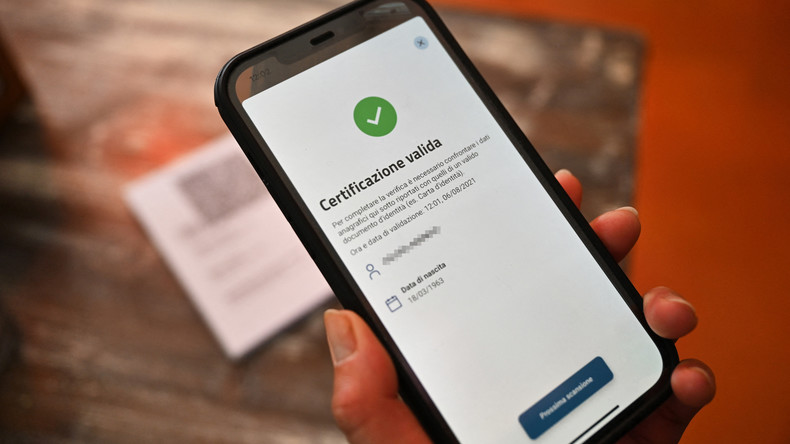 Italie : un «super green pass» va-t-il discriminer les personnes non-vaccinées ?