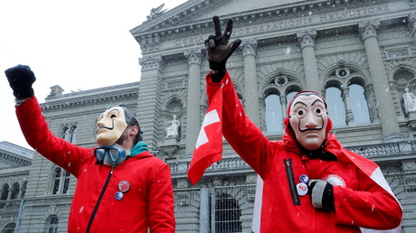 Des opposants au pass sanitaire protestent à Bern le 28 novembre 2021