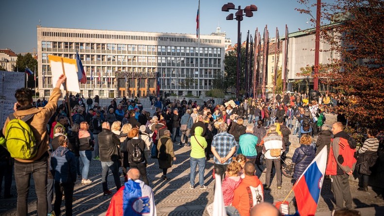 Slovénie : la justice se prononce contre la vaccination obligatoire pour le secteur public