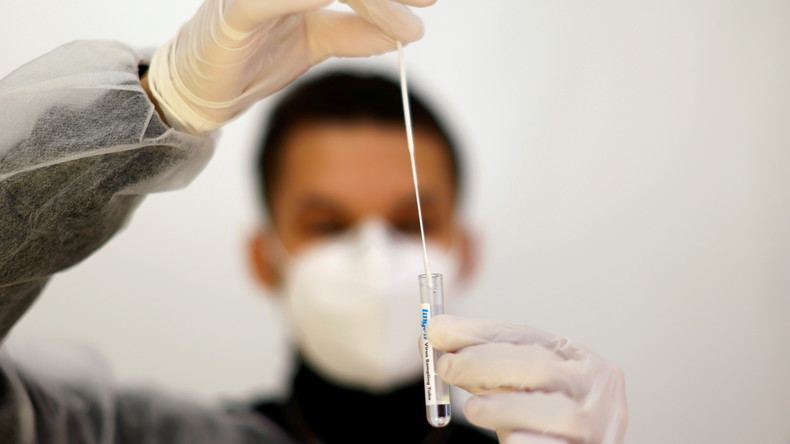 Omicron : les cas «semblent être pour la plupart légers», estime l'Agence européenne des médicaments