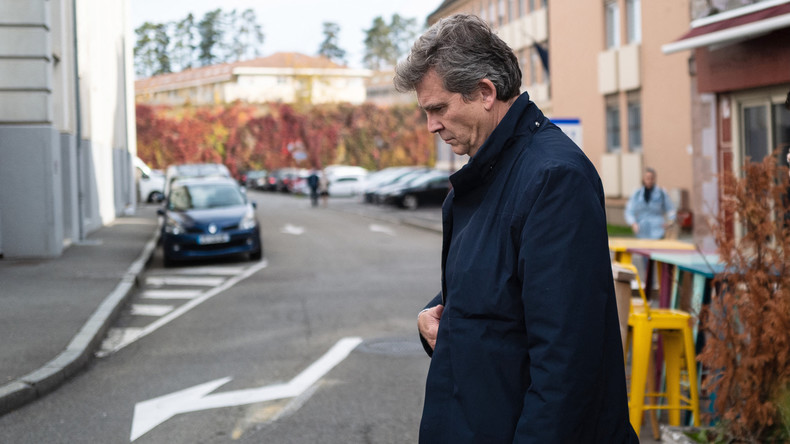 Montebourg n'envisage pas de se retirer de la course à l'Elysée au détriment de son programme