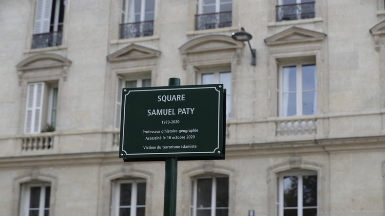 La plaque du square Samuel Paty dégradée à Paris, le mot «islamiste» effacé