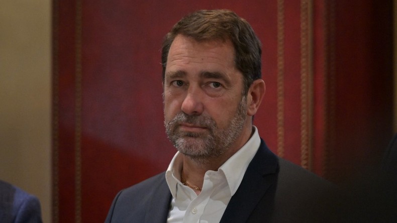 «On est en train de bousiller la vie des gens» : un humoriste interpelle Castaner sur l'hôpital