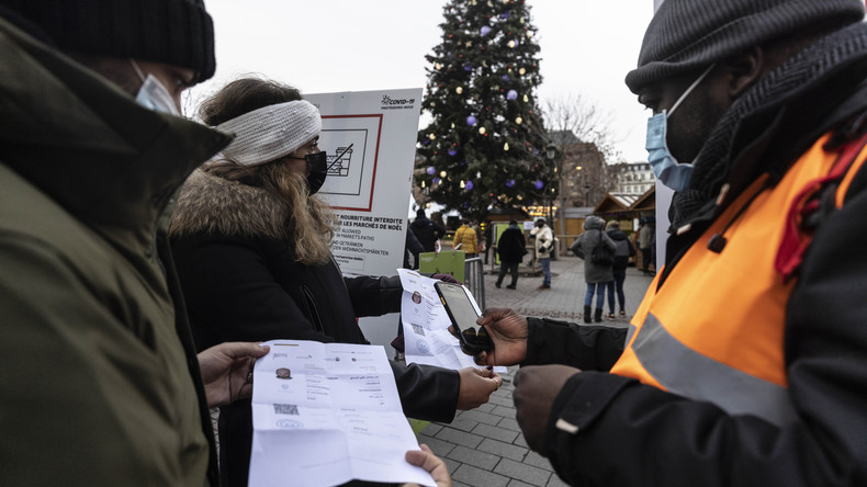 Pass sanitaire et incitation vaccinale: le Conseil d'Etat se dédit et valide le texte gouvernemental