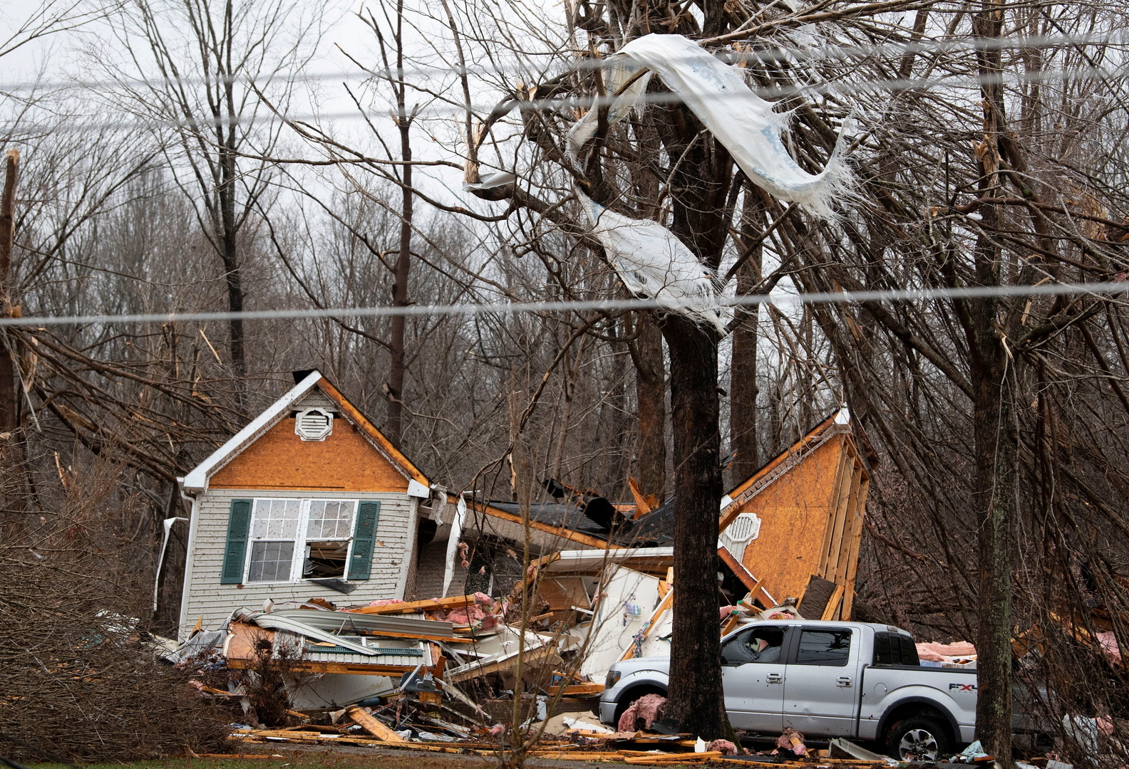 «Inimaginable tragédie» : au moins 83 morts dans une série de tornades aux Etats-Unis