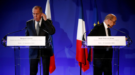 Sergueï Lavrov et Jean-Yves Le Drian, à Paris, le 27 novembre 208 (image d'illustration).