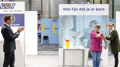 Pays-Bas : le gouvernement envisagerait déjà d'aller jusqu'à six doses de vaccin contre le Covid