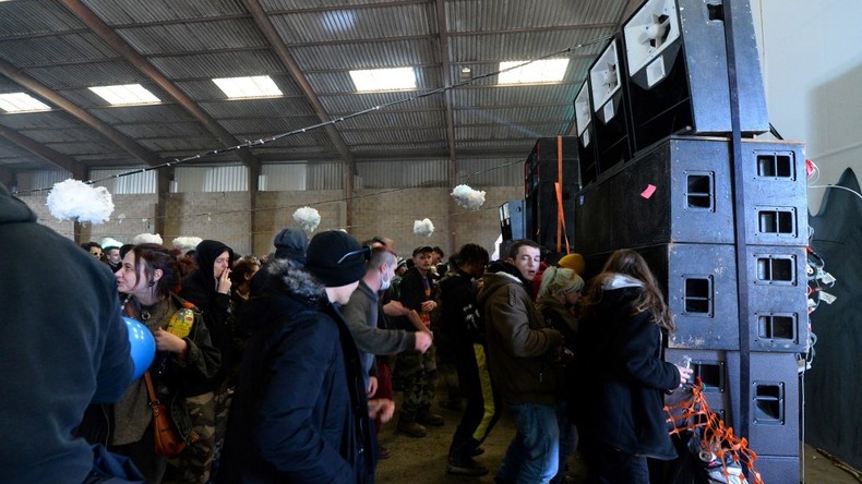 Organisée le soir du réveillon du Nouvel An, une rave party illégale prend fin dans l'Yonne