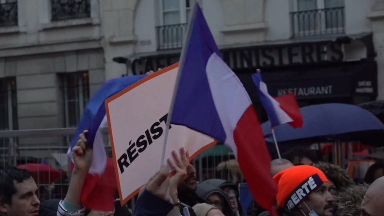 Manifestation à l'appel des Patriotes (Florian Philippot) contre le pass vaccinal devant l'Assemblée le 3 janvier