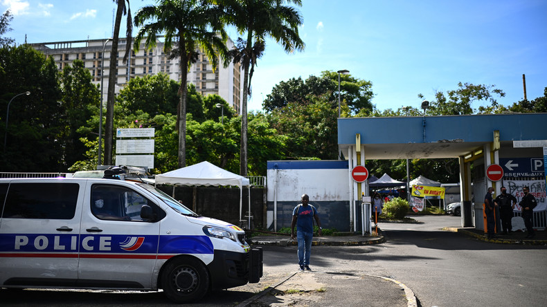 Guadeloupe : le directeur de l'hôpital de Pointe-à-Pitre exfiltré par la police