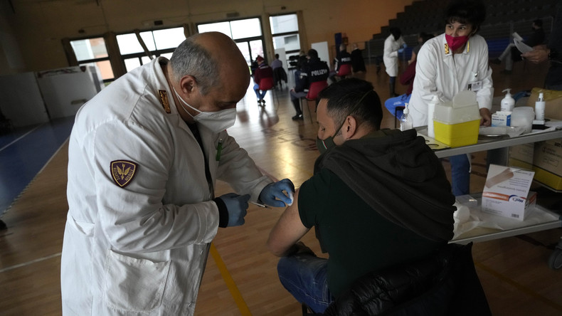 L'Italie instaure l'obligation vaccinale pour les plus de 50 ans