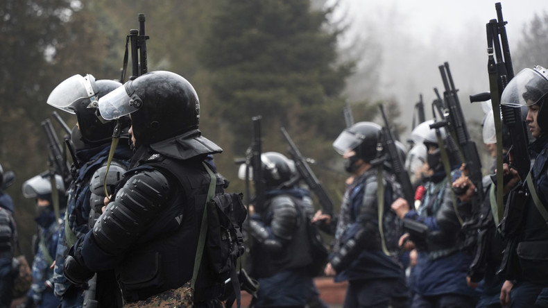 Policiers anti-émeute à Almaty, au Kazakhstan, le 5 janvier 2022
