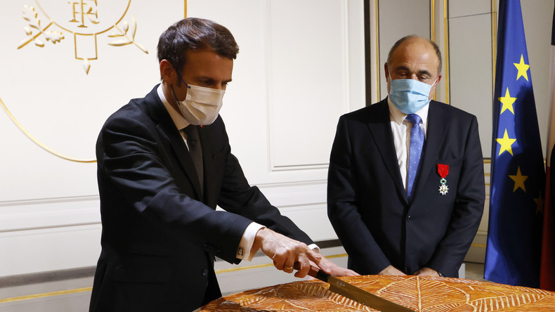 «La France humble, silencieuse, au travail» : la formule de Macron consterne certains opposants