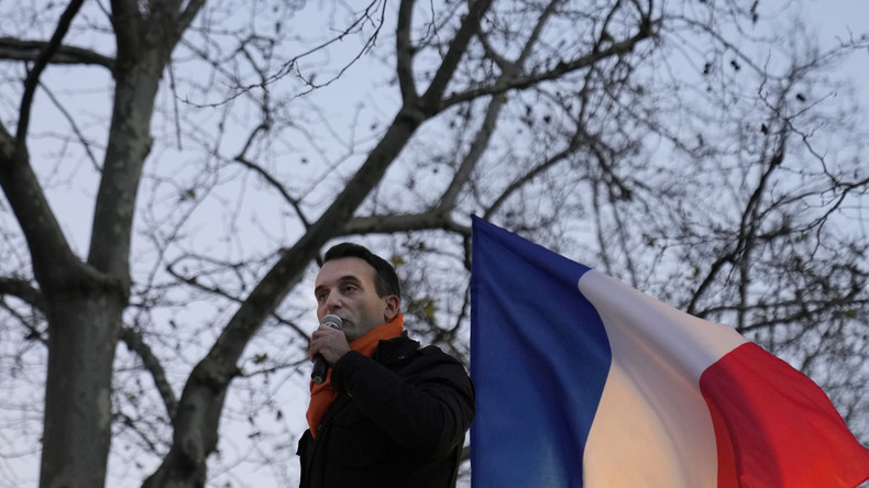 Salut nazi lors d'une manifestation anti-pass ? Philippot dénonce une fake news, vidéo à l'appui