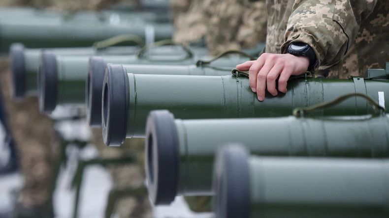 Des militaires ukrainiens prenant assistent à une cérémonie de remise d'armes lourdes et d'équipements militaires à Kiev, le 15 novembre 2018 (image d'illustration).