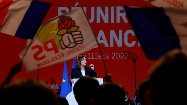 Anne Hidalgo en meeting à Aubervilliers