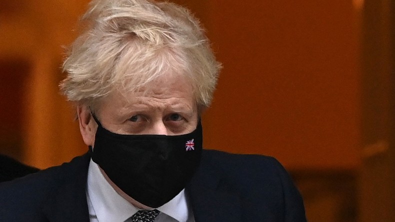 Le Premier ministre britannique Boris Johnson lors de sa sortie de Downing Street à Londres le 25 janvier 2022