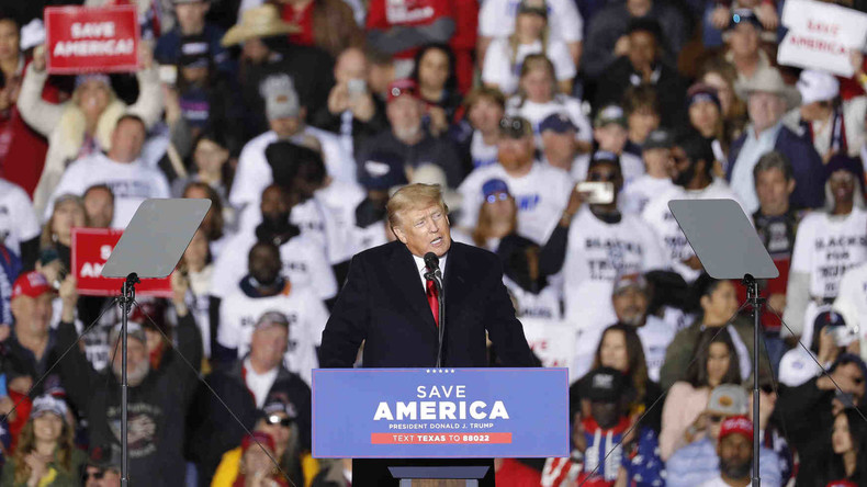 L'ancien président des Etats-Unis, Donald Trump, lors d'un meeting le 29 janvier 2022, à Conroe, au Texas